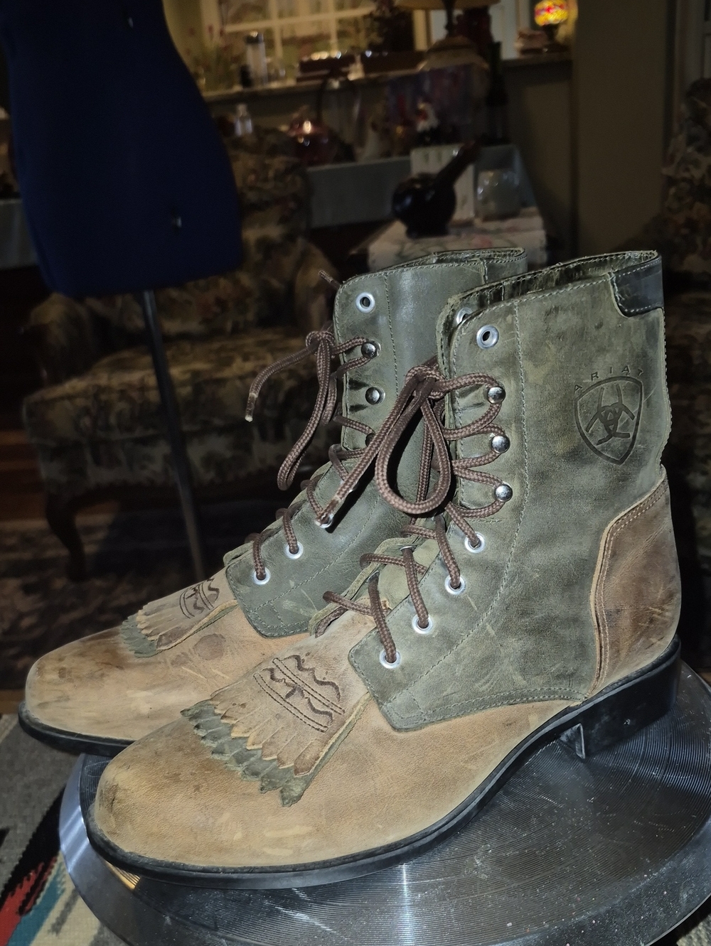 Ariat Women’s Lace-Up Kiltie Fringe Boots, featuring A two-tone green. Sz 7.5.